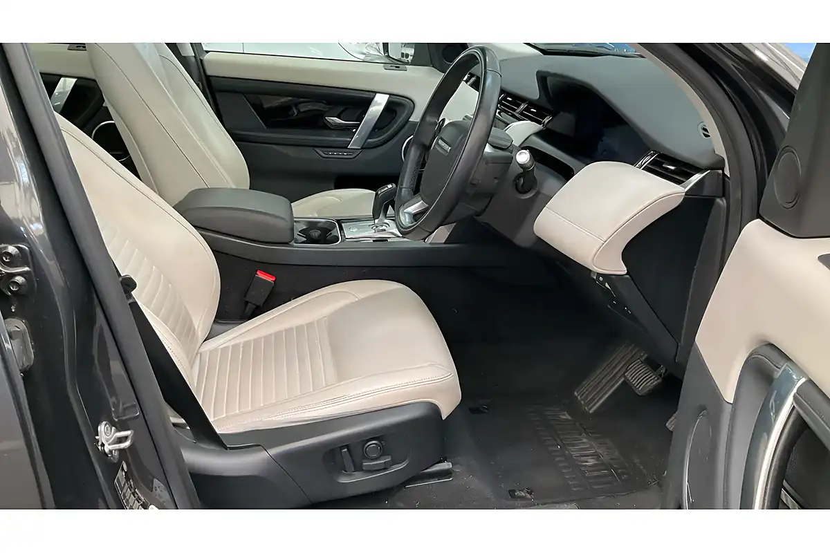 Used 2020 Land Rover Discovery Sport Hse Grey - Interior and Exterior details 4
