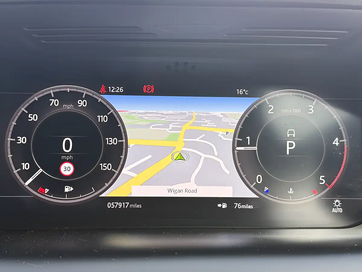 Used 2020 Land Rover Discovery Sport Hse Grey - Interior and Exterior details 14