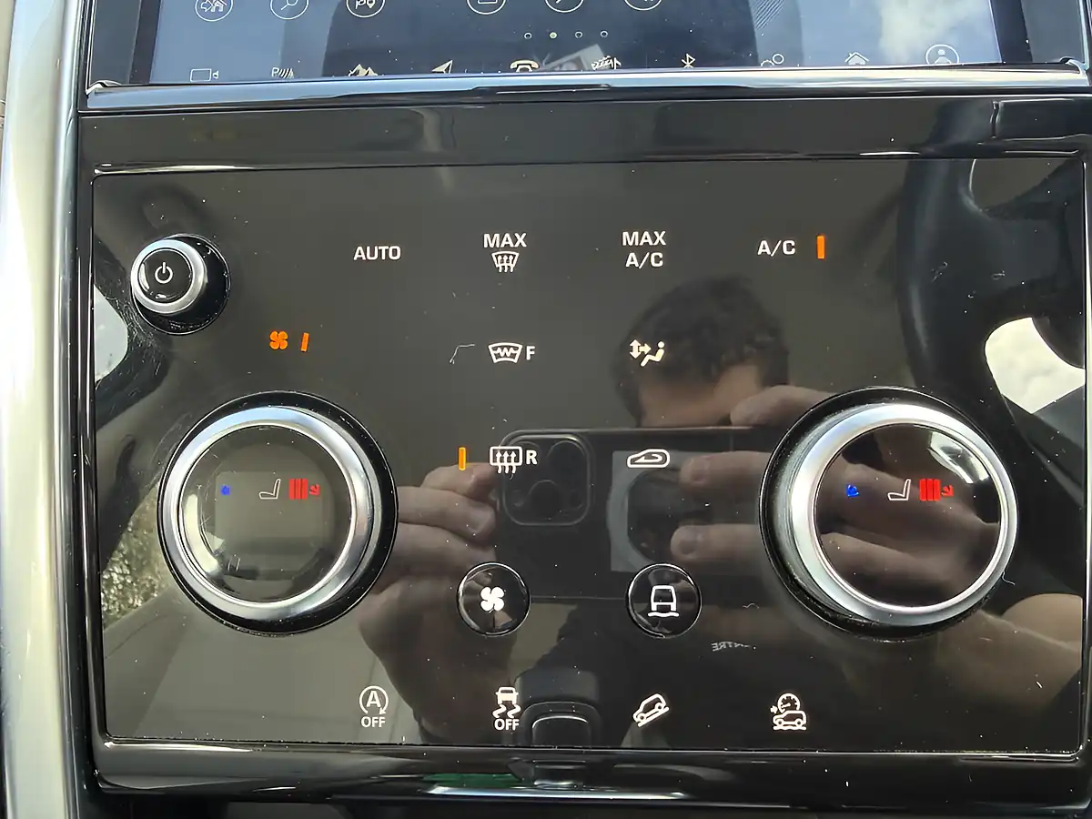 Used 2020 Land Rover Discovery Sport Hse Grey - Interior and Exterior details 15