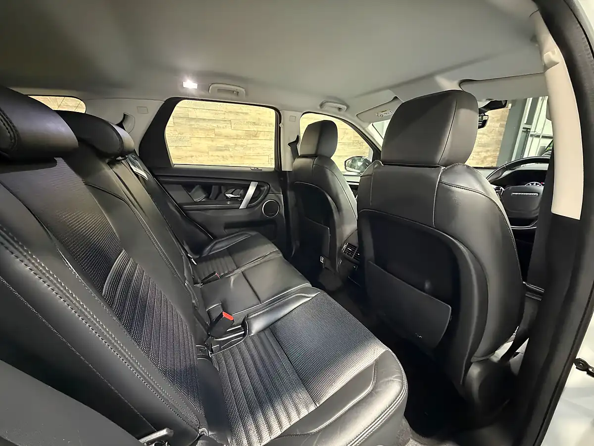 Used 2020 Land Rover Discovery Sport Hse White - Interior and Exterior details 13