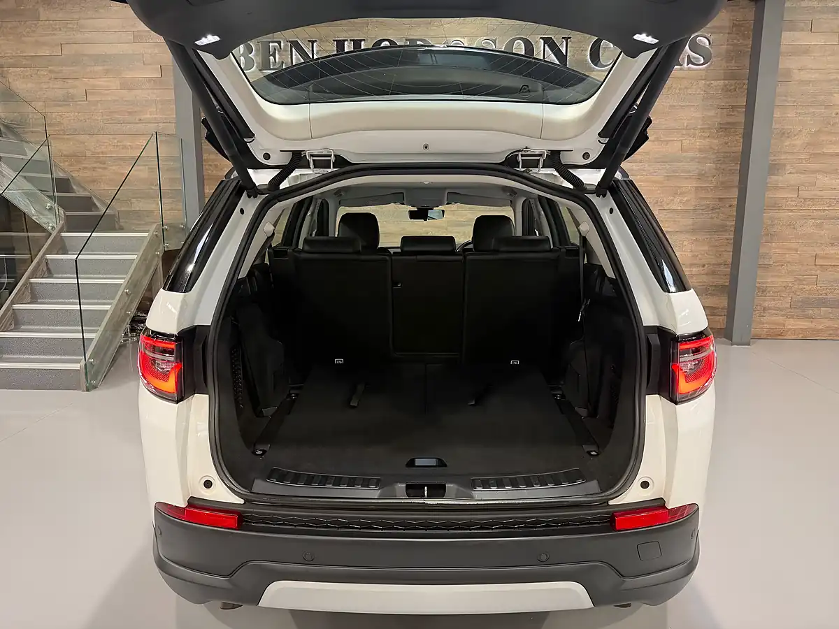 Used 2020 Land Rover Discovery Sport Hse White - Interior and Exterior details 18