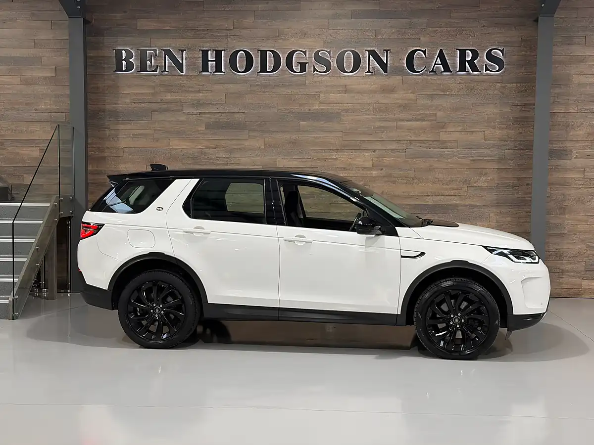 Used 2020 Land Rover Discovery Sport Hse White - Interior and Exterior details 5