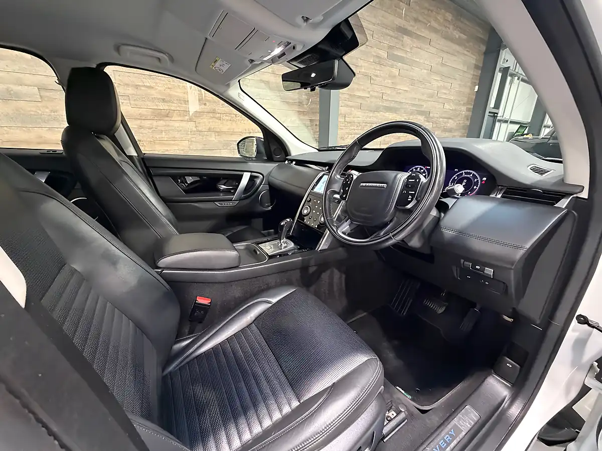 Used 2020 Land Rover Discovery Sport Hse White - Interior and Exterior details 7