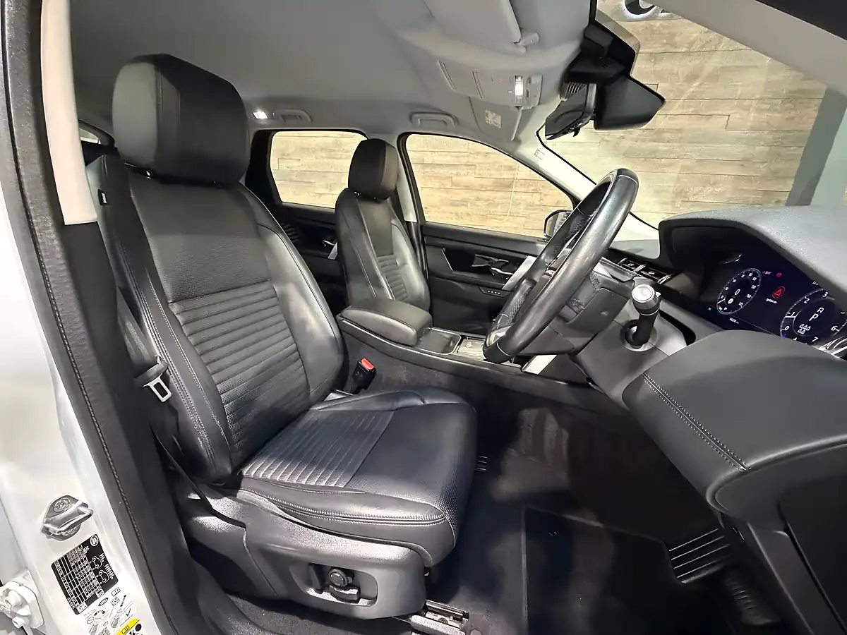 Used 2020 Land Rover Discovery Sport Hse White - Interior and Exterior details 8