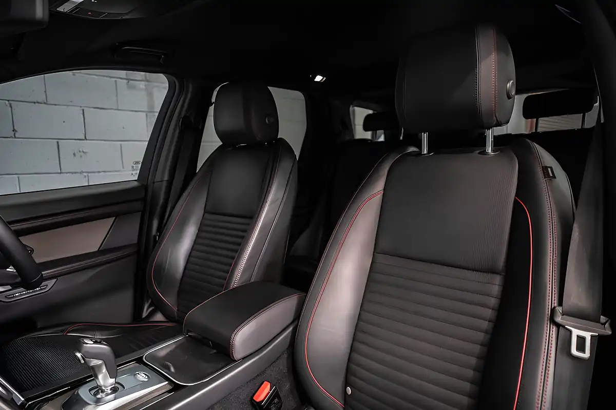 Used 2020 Land Rover Discovery Sport R-Dynamic Hse Black - Interior and Exterior details 12