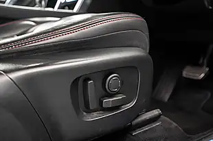 Used 2020 Land Rover Discovery Sport R-Dynamic Hse Black - Interior and Exterior details 9