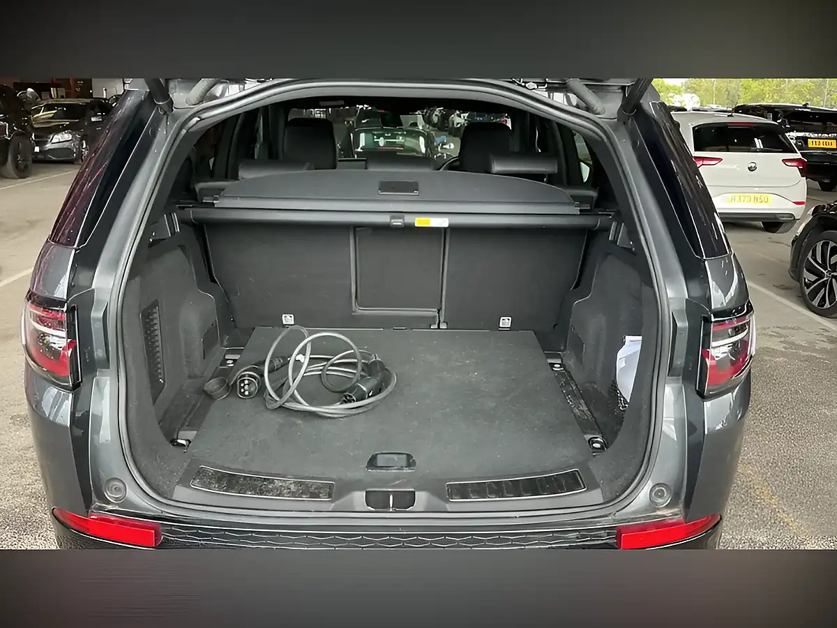 Used 2020 Land Rover Discovery Sport R-Dynamic Hse Carpathian Grey - Interior and Exterior details 9