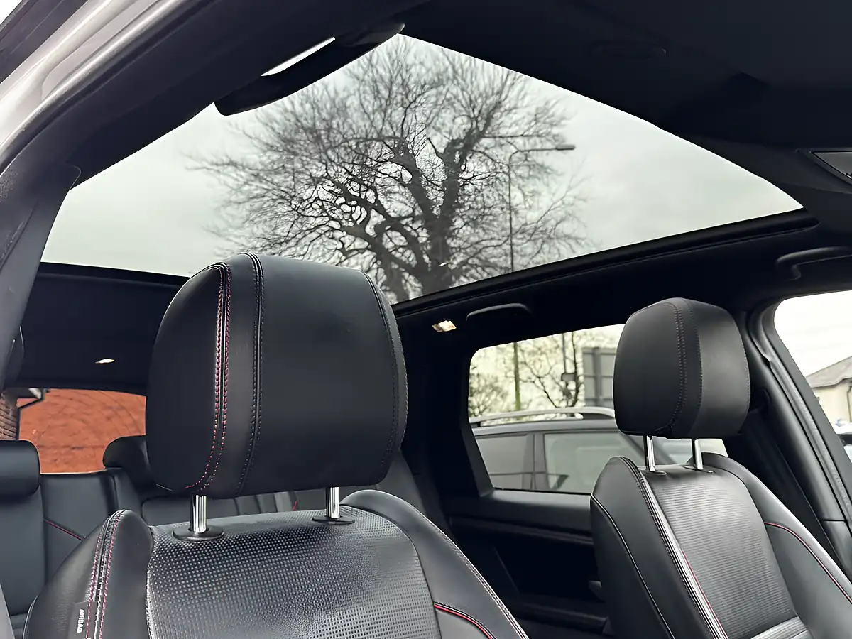 Used 2020 Land Rover Discovery Sport R-Dynamic Hse White - Interior and Exterior details 14