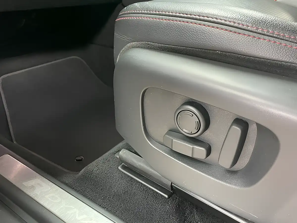 Used 2020 Land Rover Discovery Sport R-Dynamic S White - Interior and Exterior details 16