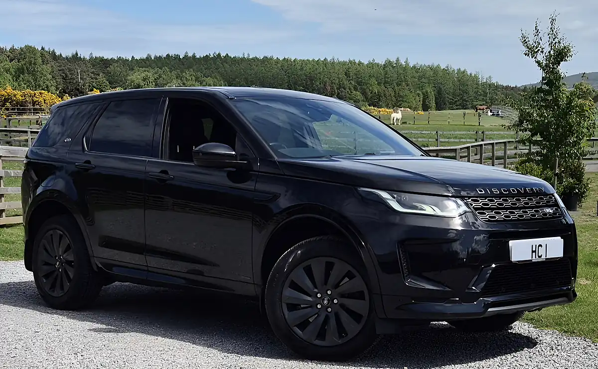 Used 2020 Land Rover Discovery Sport R-Dynamic Se Black - Front View