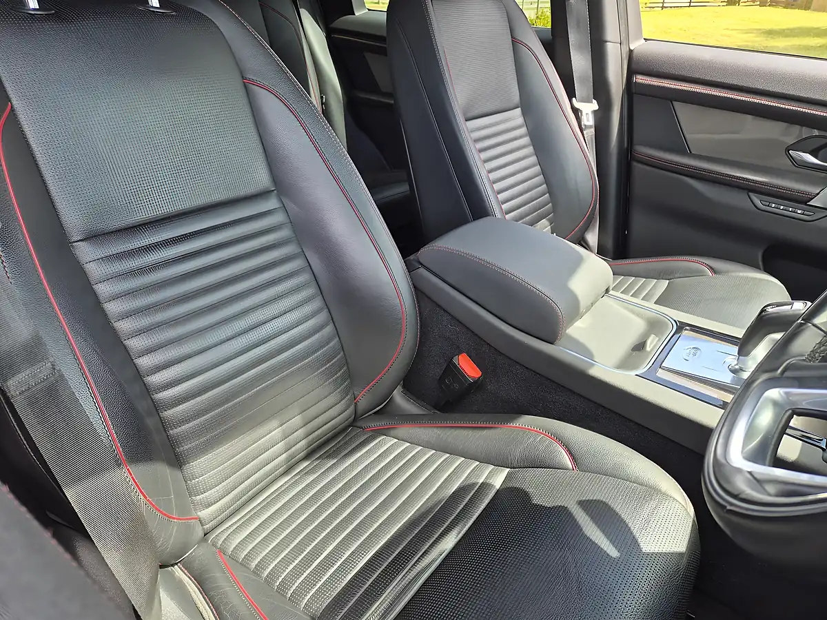 Used 2020 Land Rover Discovery Sport R-Dynamic Se Black - Interior and Exterior details 8