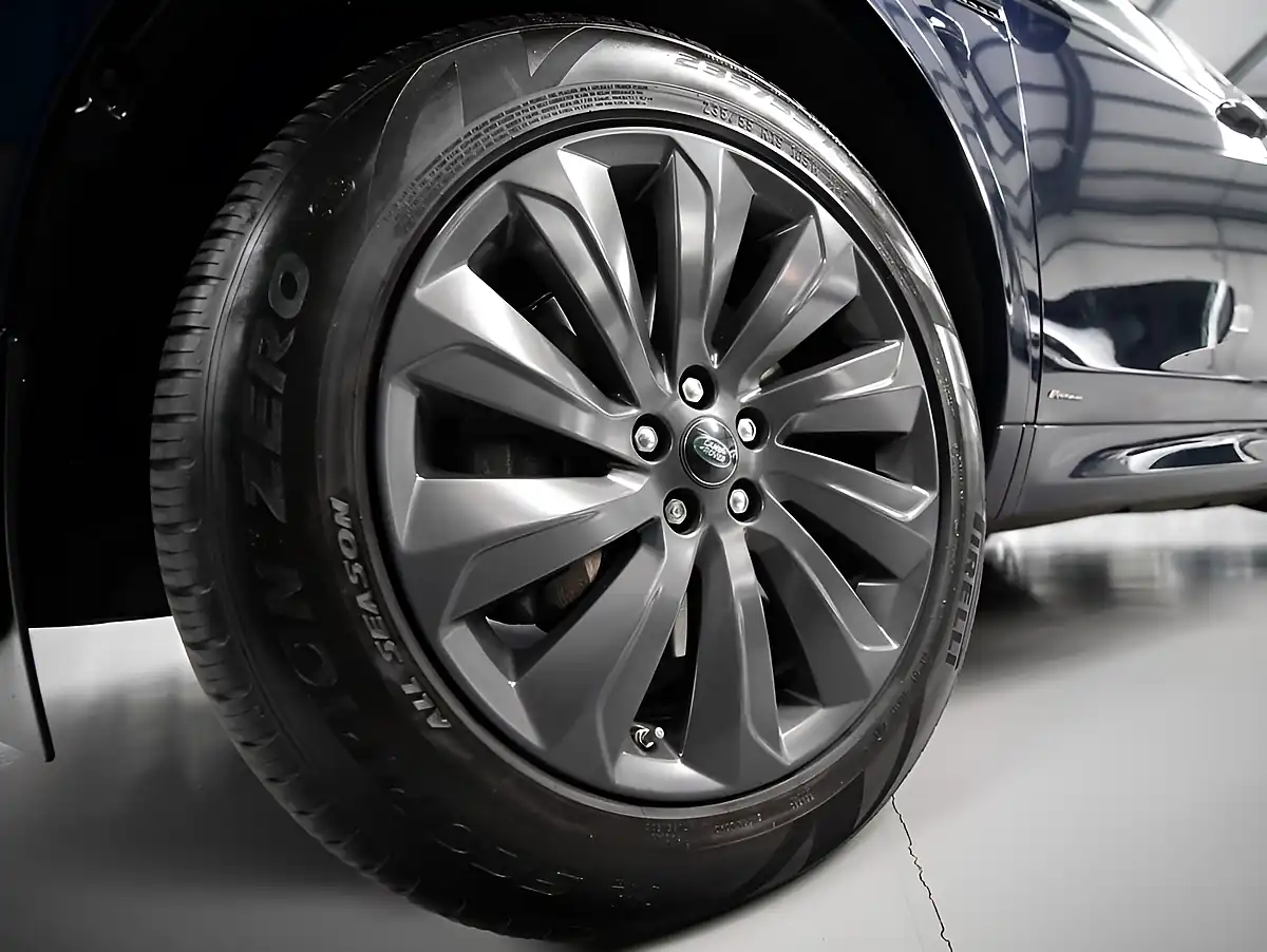 Used 2020 Land Rover Discovery Sport R-Dynamic Se Blue - Interior and Exterior details 10