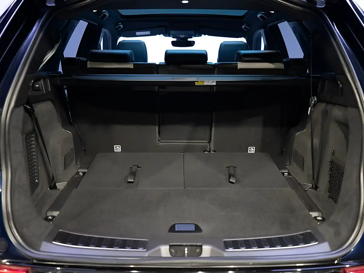 Used 2020 Land Rover Discovery Sport R-Dynamic Se Blue - Interior and Exterior details 15