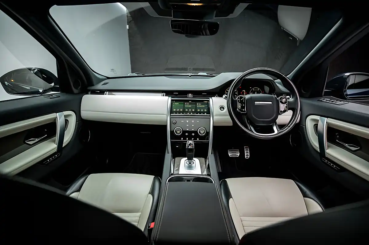 Used 2020 Land Rover Discovery Sport R-Dynamic Se Blue - Interior and Exterior details 19