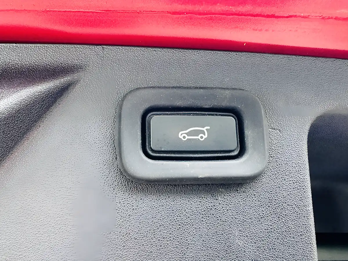 Used 2020 Land Rover Discovery Sport R-Dynamic Se Red - Interior and Exterior details 12