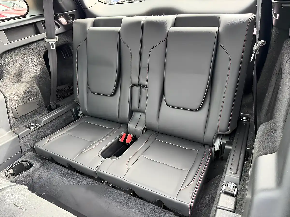 Used 2020 Land Rover Discovery Sport R-Dynamic Se Silver - Interior and Exterior details 13