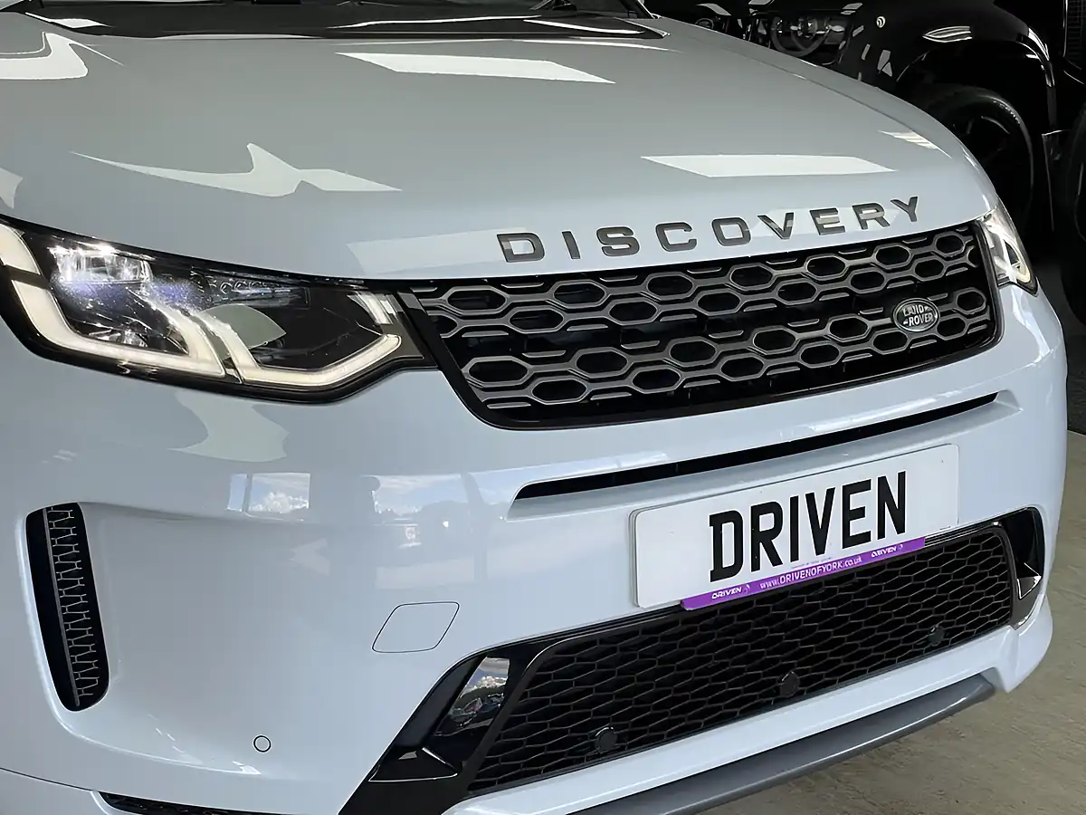 Used 2020 Land Rover Discovery Sport R-Dynamic Se White - Interior and Exterior details 3