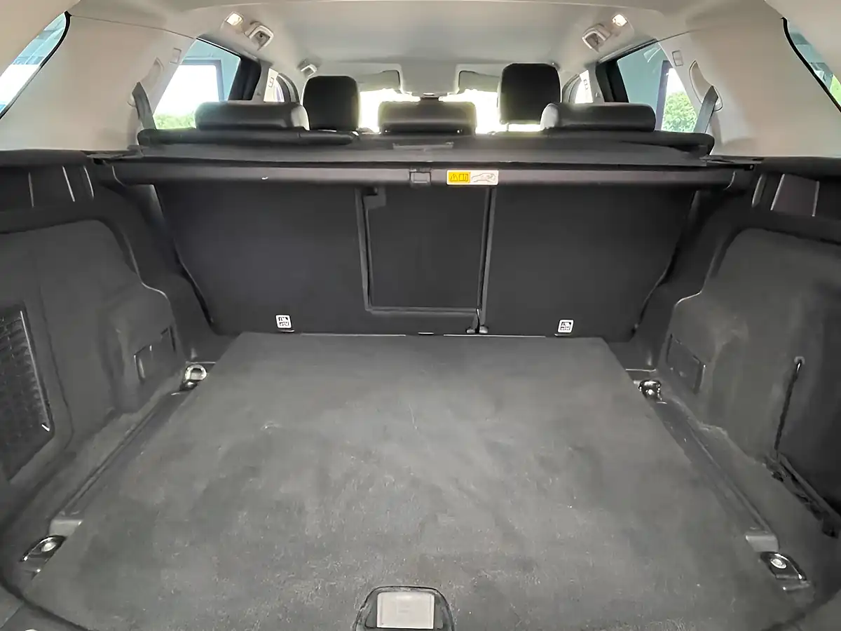 Used 2020 Land Rover Discovery Sport S Black - Interior and Exterior details 11