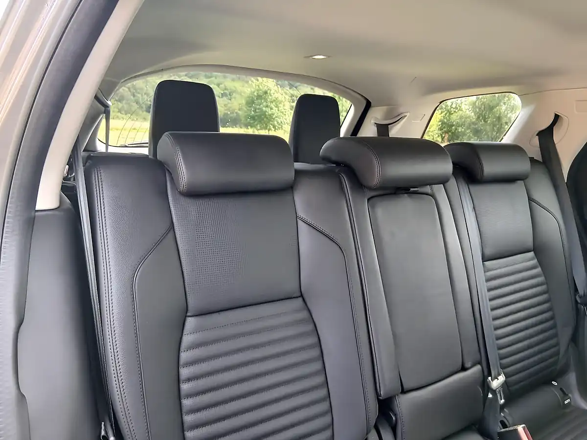 Used 2020 Land Rover Discovery Sport Se Grey - Interior and Exterior details 13