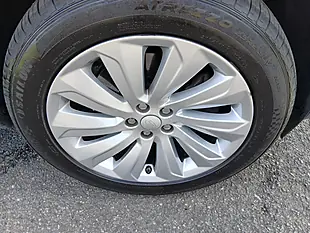 Used 2020 Land Rover Discovery Sport Se Grey - Interior and Exterior details 16