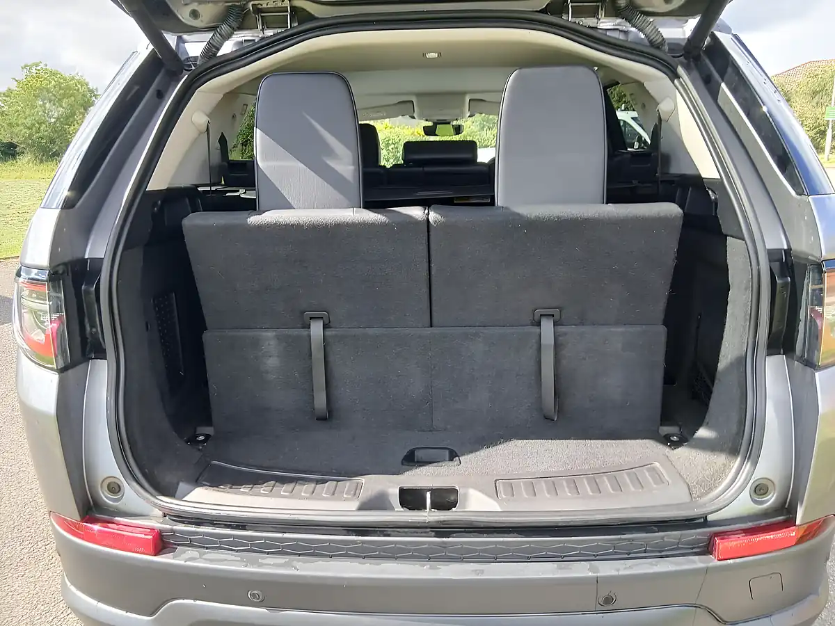 Used 2020 Land Rover Discovery Sport Se Grey - Interior and Exterior details 18