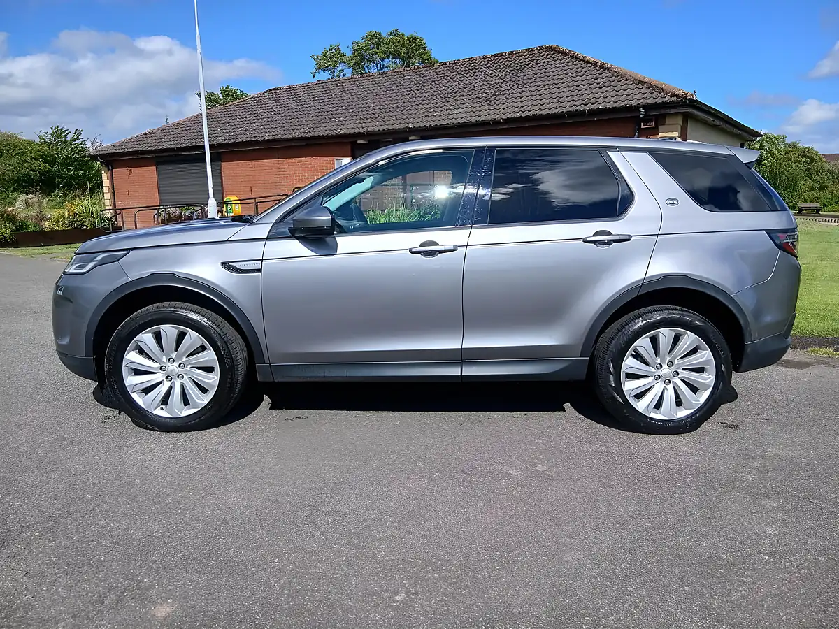 Used 2020 Land Rover Discovery Sport Se Grey - Interior and Exterior details 8