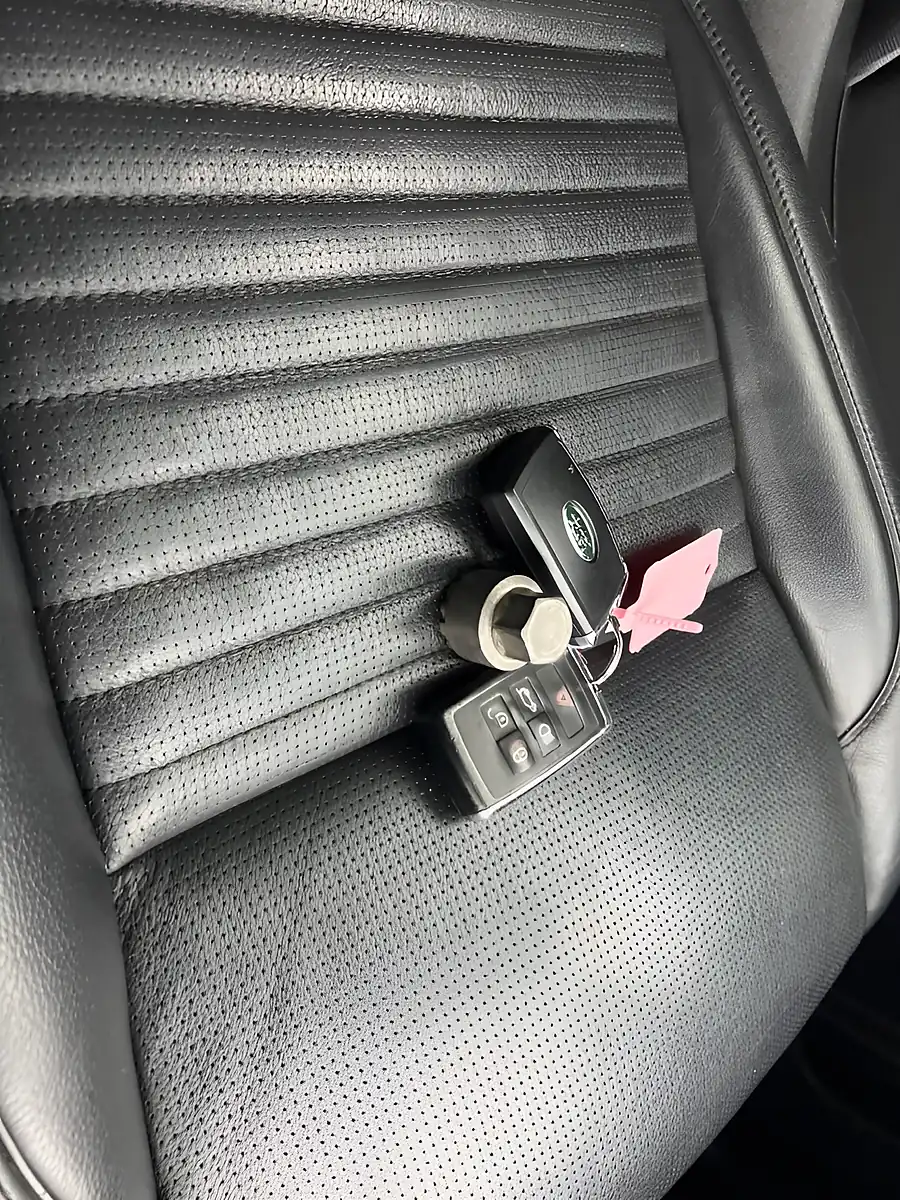 Used 2020 Land Rover Discovery Sport Se Grey - Interior and Exterior details 12