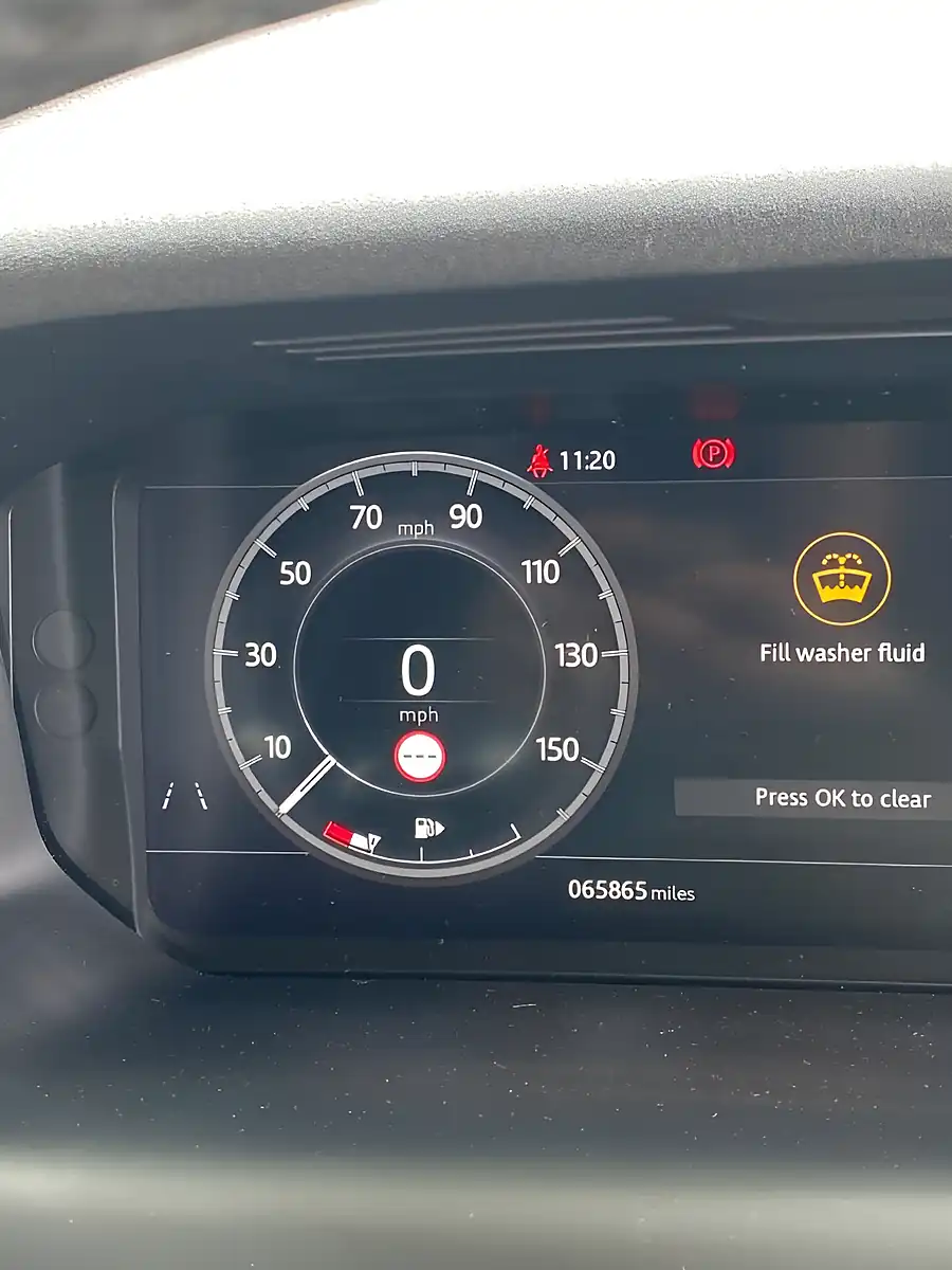 Used 2020 Land Rover Discovery Sport Se Grey - Interior and Exterior details 15