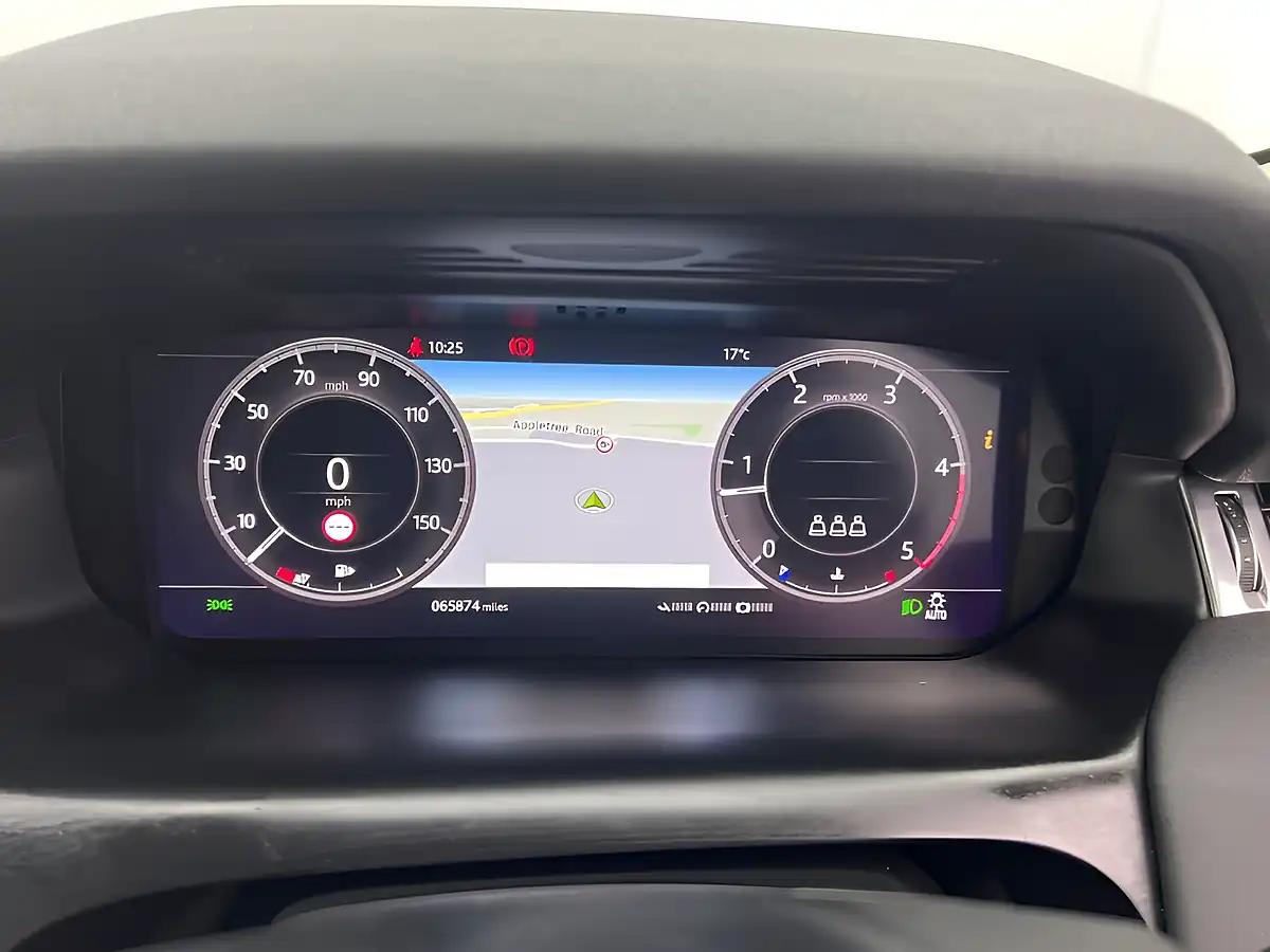 Used 2020 Land Rover Discovery Sport Se Grey - Interior and Exterior details 17