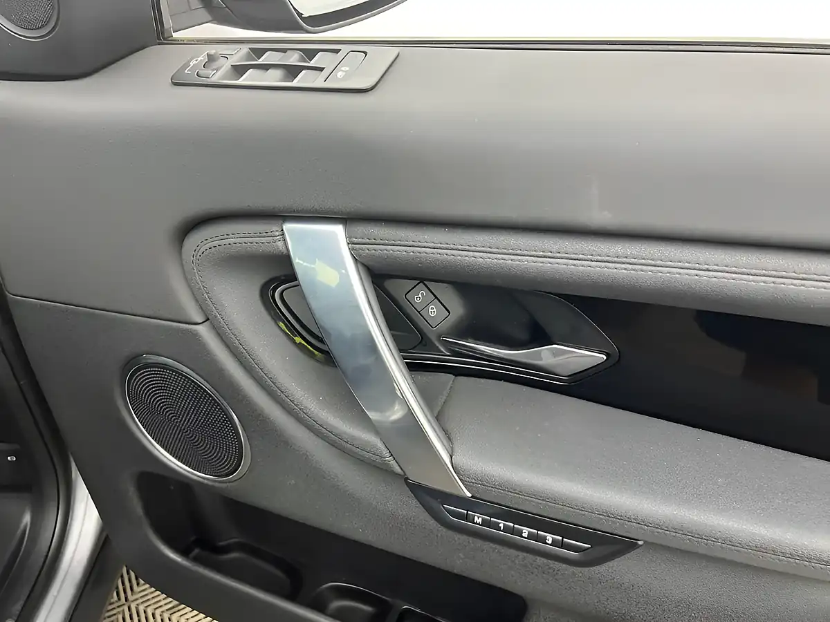 Used 2020 Land Rover Discovery Sport Se Grey - Interior and Exterior details 9