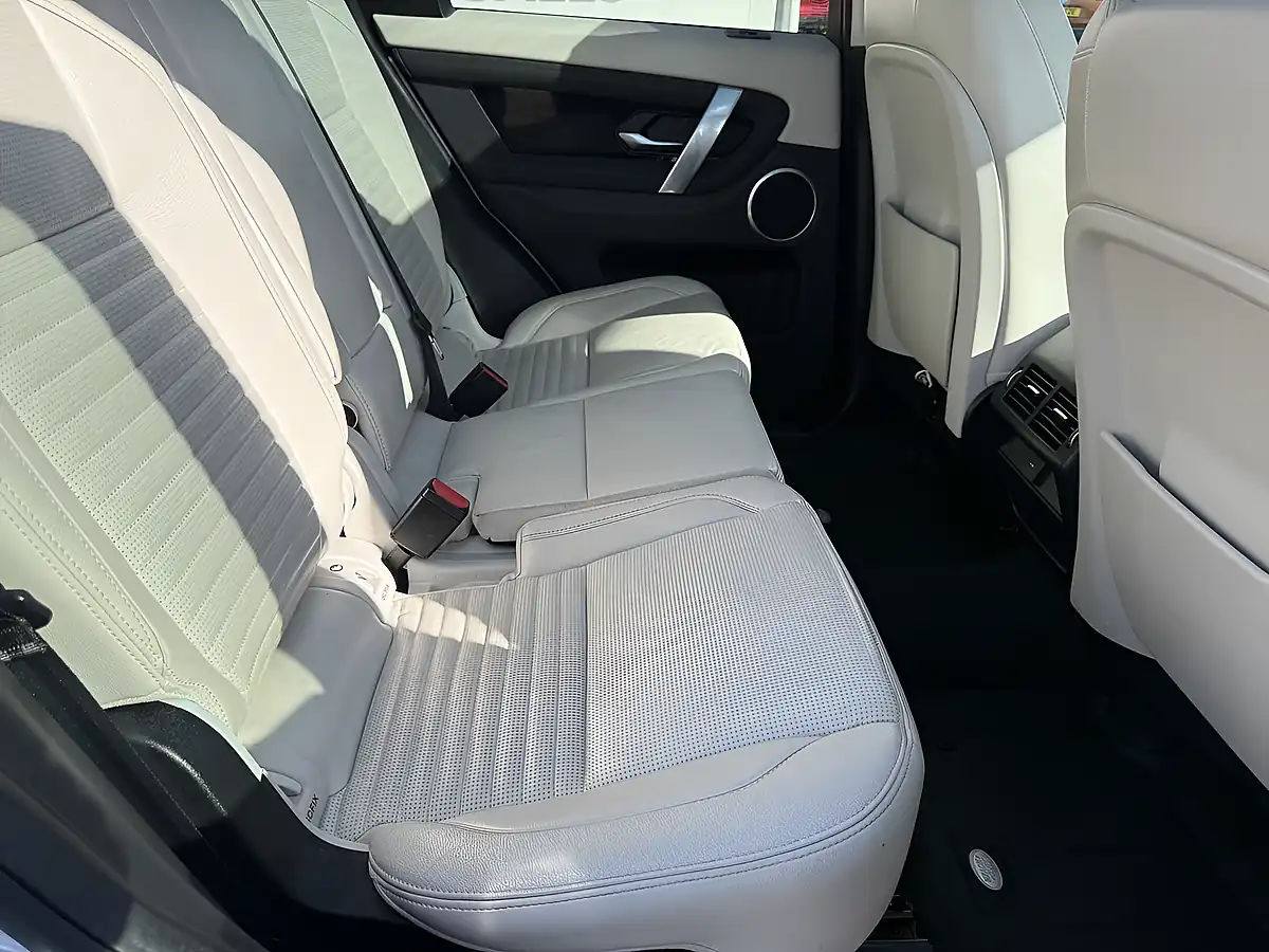 Used 2020 Land Rover Discovery Sport Se Silver - Interior and Exterior details 17