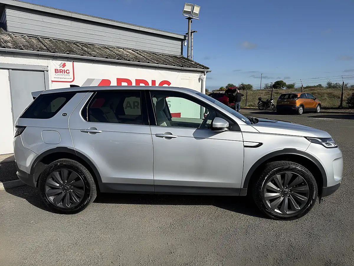Used 2020 Land Rover Discovery Sport Se Silver - Interior and Exterior details 9