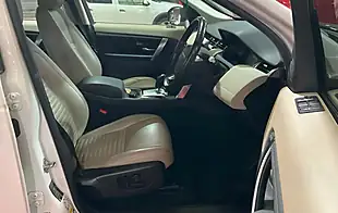 Used 2020 Land Rover Discovery Sport White - Interior and Exterior details 10