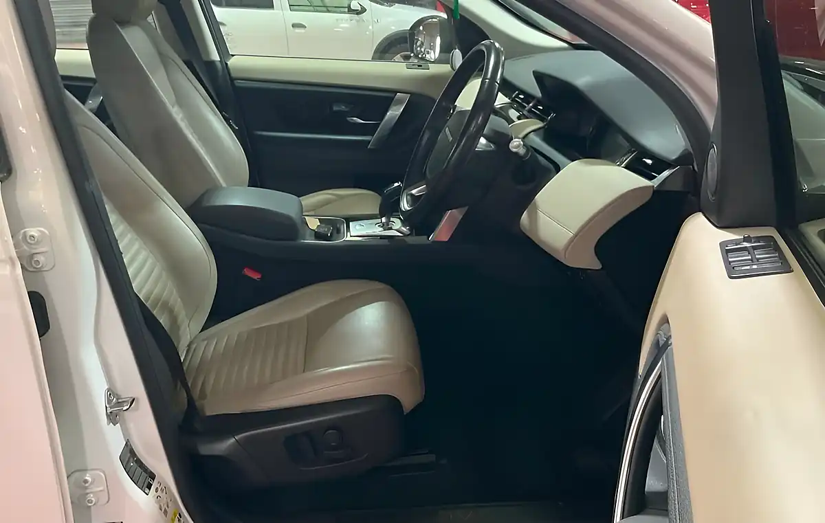 Used 2020 Land Rover Discovery Sport White - Interior and Exterior details 10