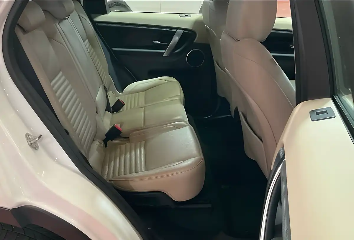 Used 2020 Land Rover Discovery Sport White - Interior and Exterior details 11