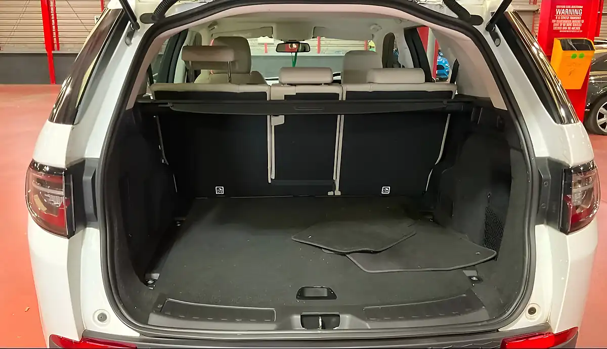 Used 2020 Land Rover Discovery Sport White - Interior and Exterior details 8