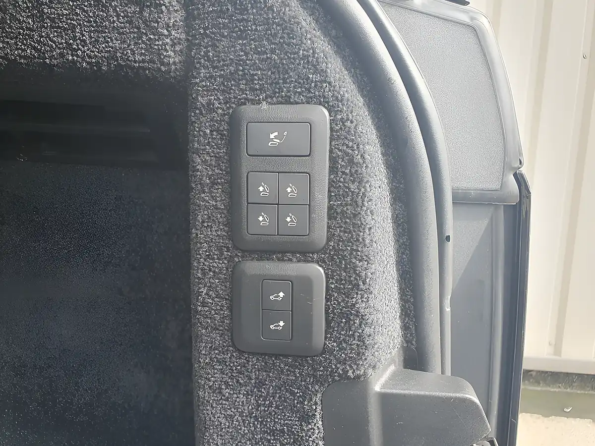 Used 2020 Land Rover Range Rover Autobiography Grey - Interior and Exterior details 17