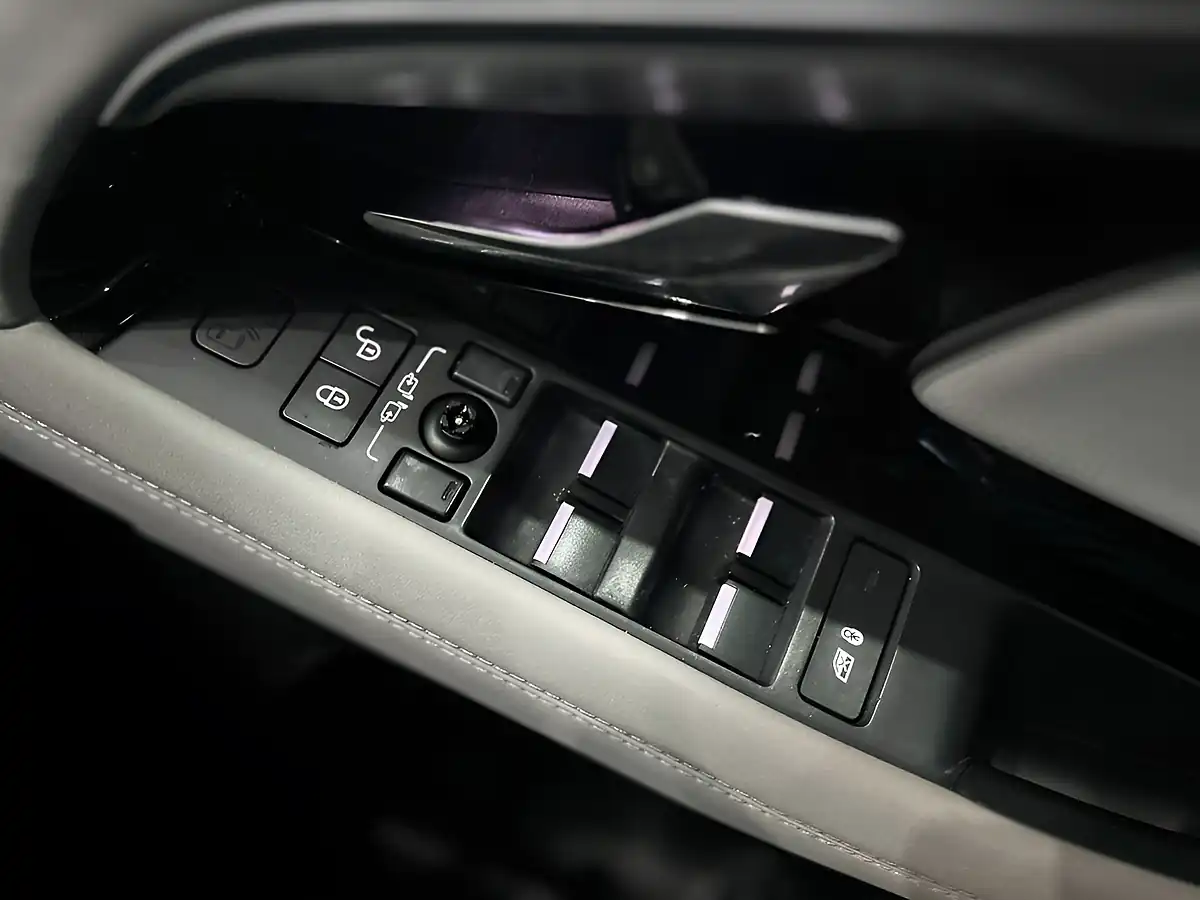 Used 2020 Land Rover Range Rover Evoque First Edition White - Interior and Exterior details 15