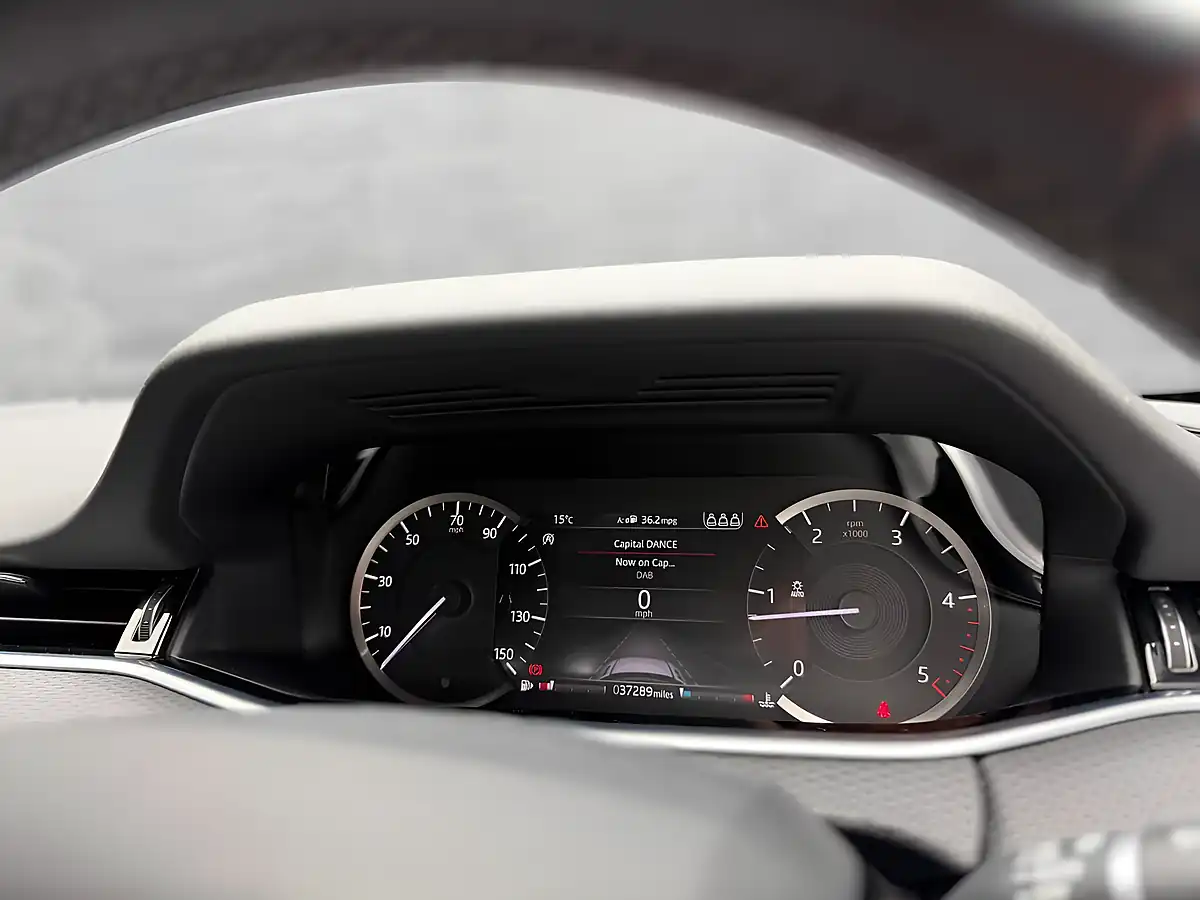 Used 2020 Land Rover Range Rover Evoque FWD Euro 6 (s/S) 5dr White - Interior and Exterior details 16