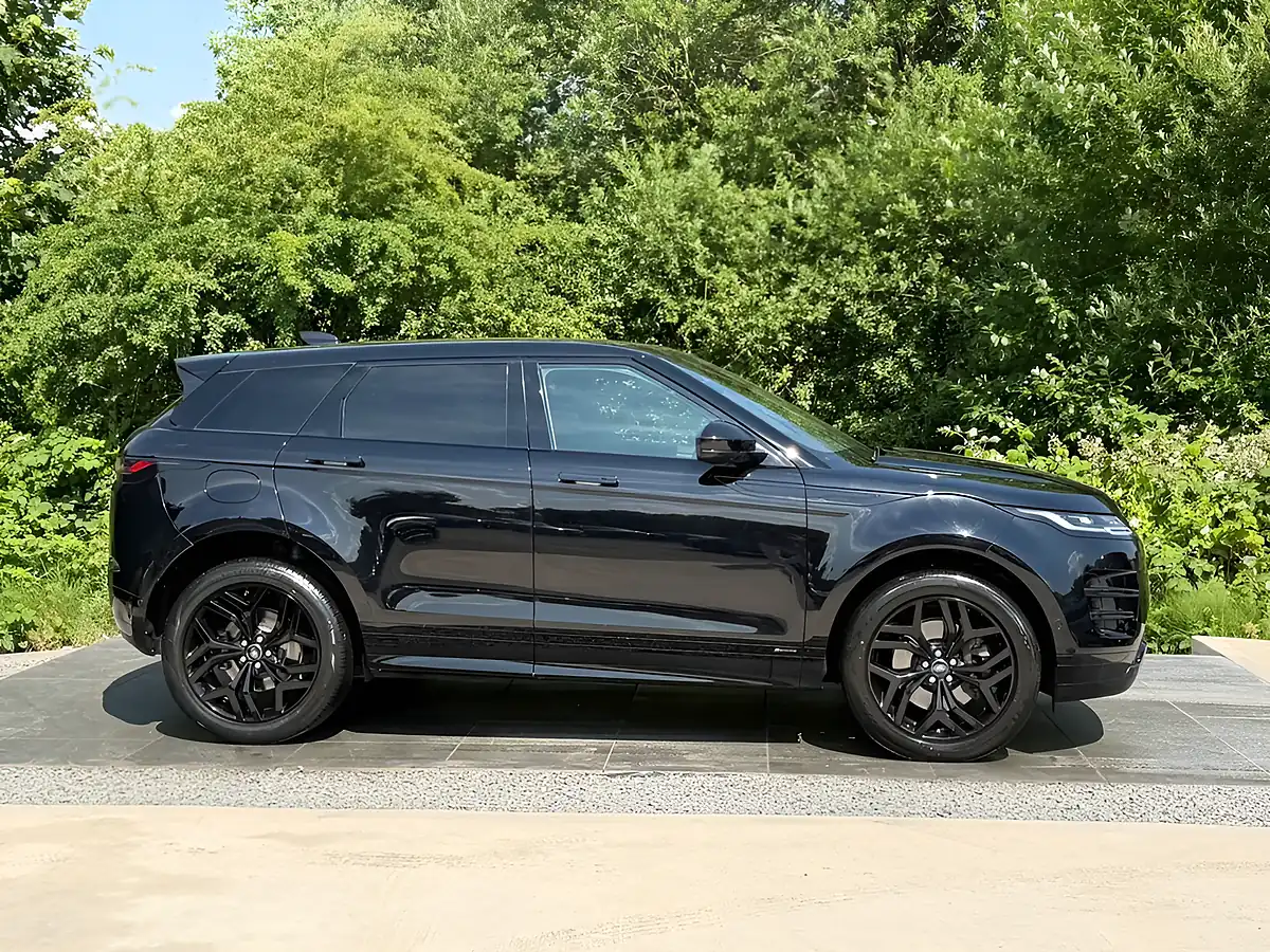 Used 2020 Land Rover Range Rover Evoque R-Dynamic Hse Black - Interior and Exterior details 5