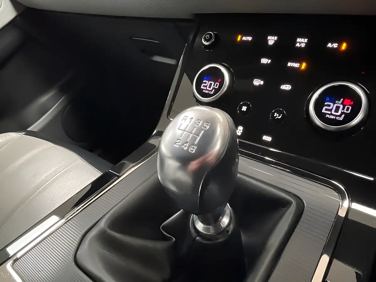 Used 2020 Land Rover Range Rover Evoque R-Dynamic S Black - Interior and Exterior details 20