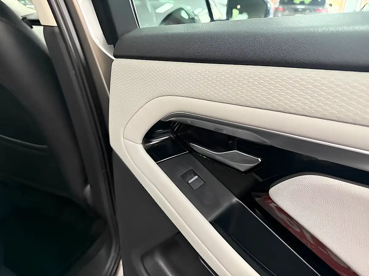 Used 2020 Land Rover Range Rover Evoque R-Dynamic S Silver - Interior and Exterior details 6