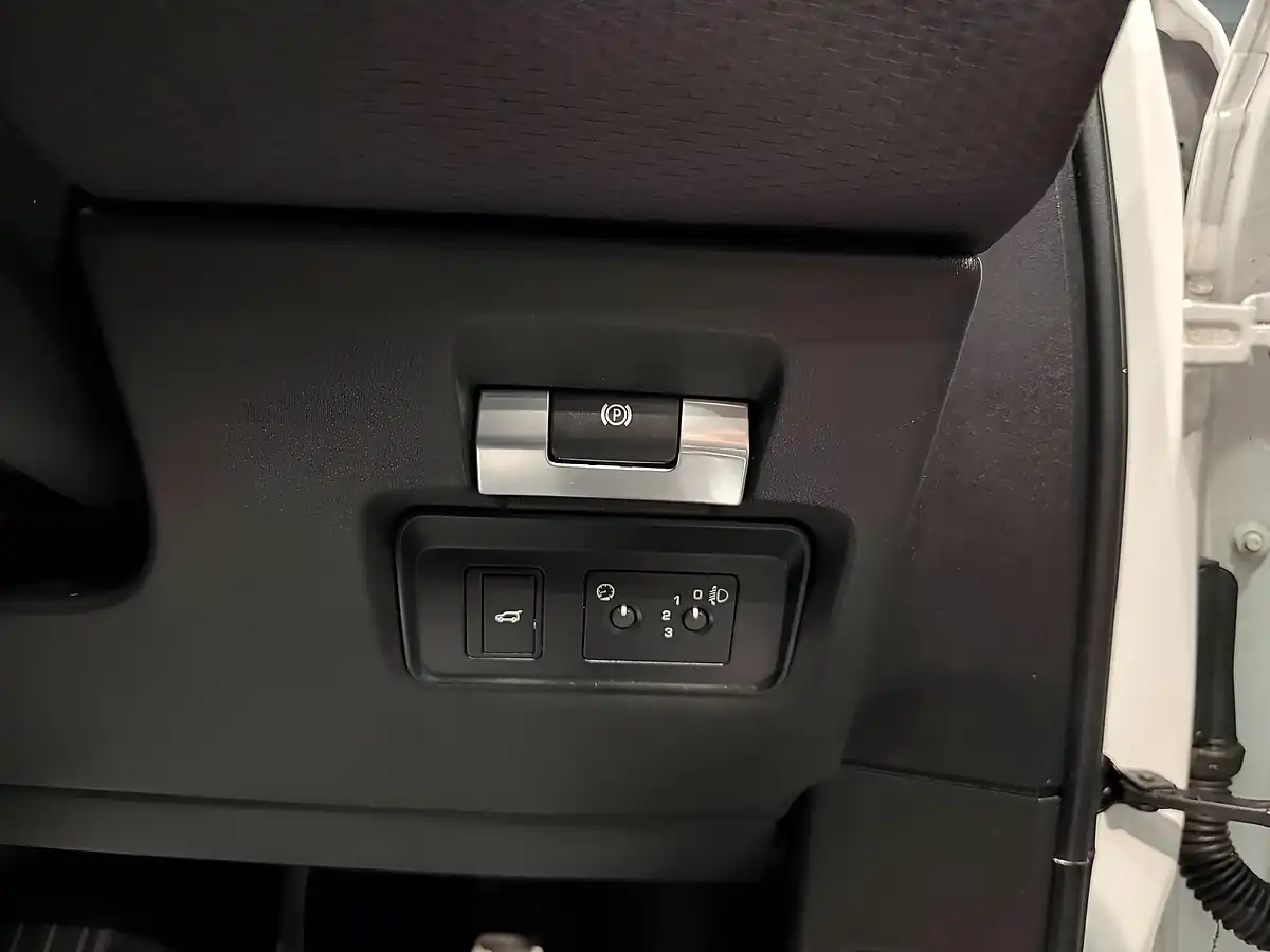 Used 2020 Land Rover Range Rover Evoque R-Dynamic S White - Interior and Exterior details 16