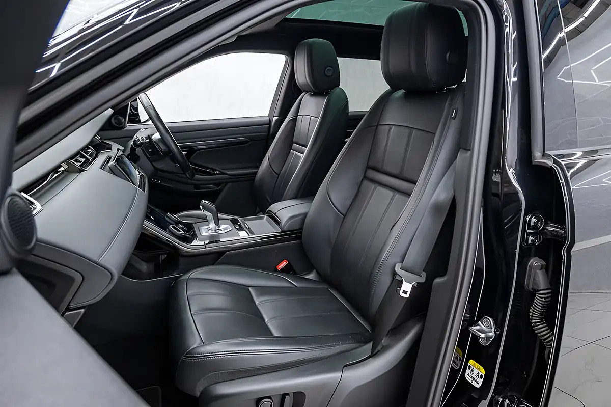 Used 2020 Land Rover Range Rover Evoque R-Dynamic Se Black - Interior and Exterior details 7