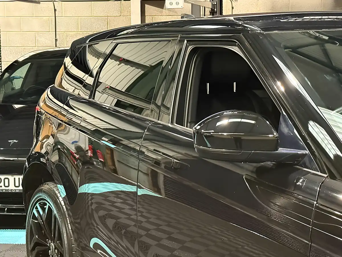Used 2020 Land Rover Range Rover Evoque R-Dynamic Se Black - Interior and Exterior details 10