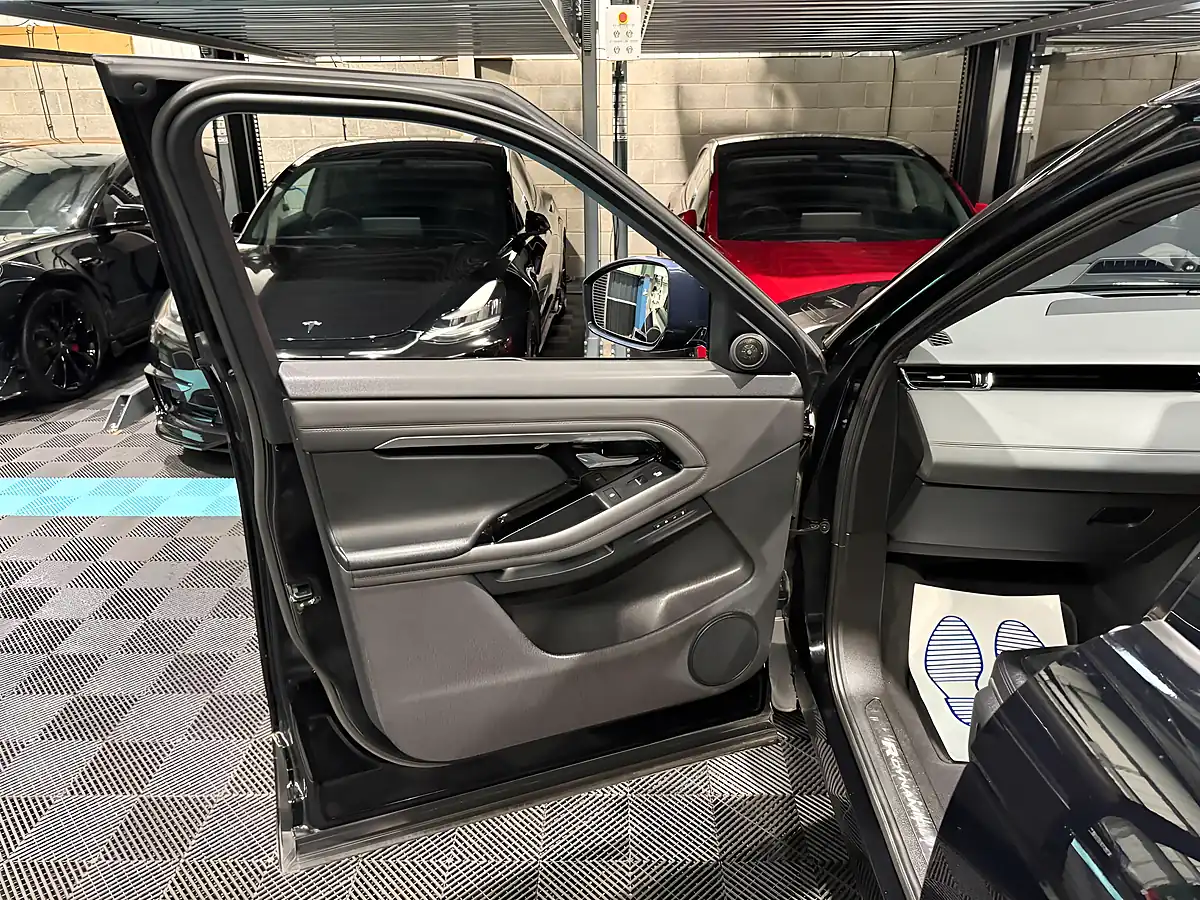 Used 2020 Land Rover Range Rover Evoque R-Dynamic Se Black - Interior and Exterior details 16