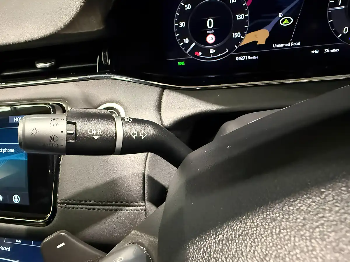 Used 2020 Land Rover Range Rover Evoque R-Dynamic Se Black - Interior and Exterior details 17