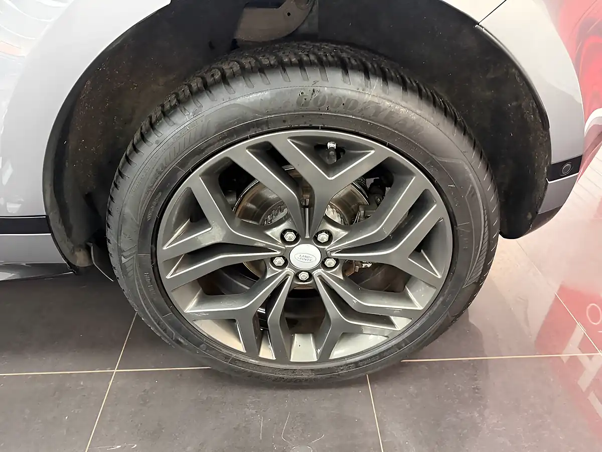 Used 2020 Land Rover Range Rover Evoque R-Dynamic Se Grey - Interior and Exterior details 10