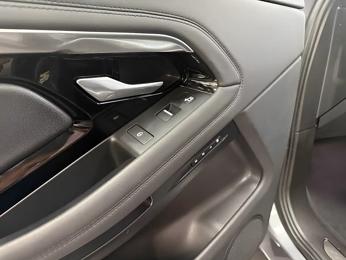 Used 2020 Land Rover Range Rover Evoque R-Dynamic Se Grey - Interior and Exterior details 12