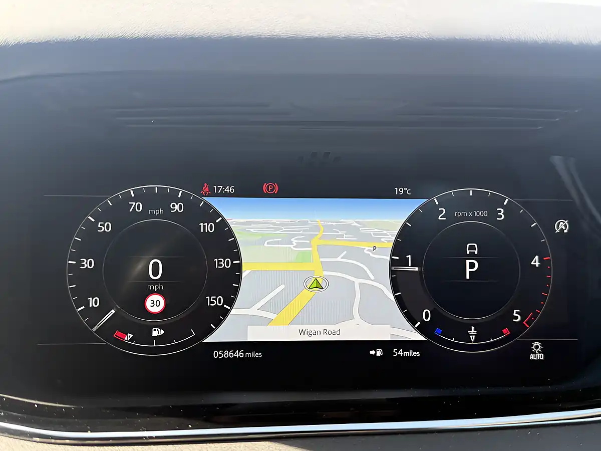 Used 2020 Land Rover Range Rover Evoque R-Dynamic Se Grey - Interior and Exterior details 14
